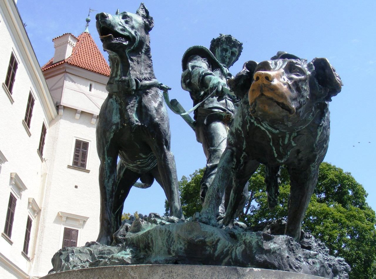Экскурсия из Праги в Карлштейн и замок Конопиште