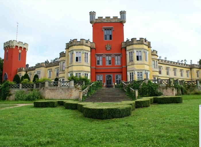 Экскурсия из Праги в замок Жлебы 